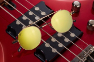 Солнцезащитные очки Gibson – новый коллекционный дизайн для любителей музыки.